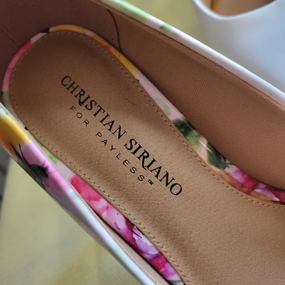 Women's Christian Siriano White Floral Heels Size 7W - Picture 5 of 9